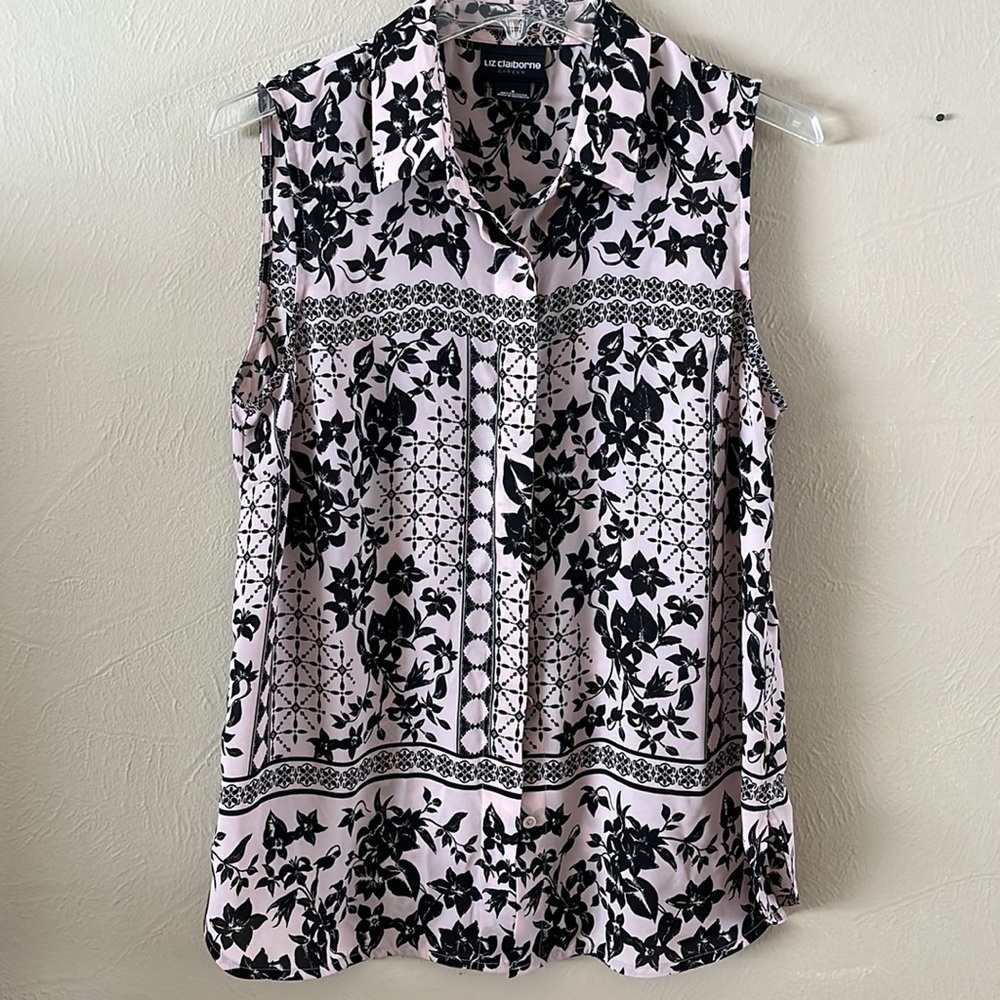 Liz Claiborne Career Sleeveless top size S  pink with black design button down